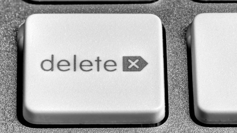 An image of a &#039;delete&#039; key on a keyboard