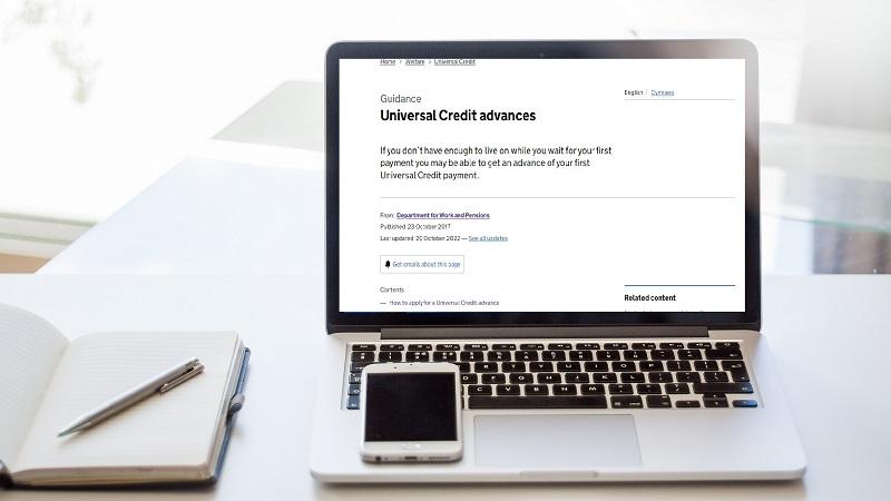 An image of a laptop screen displaying advice on Universal Credit advances