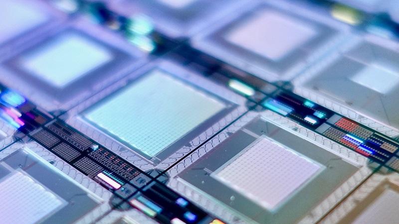 An image of a quantum computing processor chip